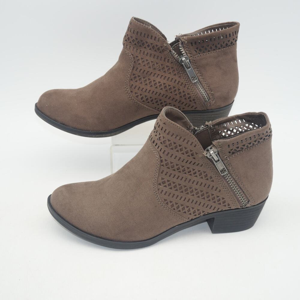 NEW American Rag Women's 5 Abby Ankle Booties Boots Brown Black - Picture 4 of 7